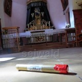 hr fernsehen - Insallation in der Kapelle amUrneninstallation -  Pragser Wildsee - September 2013